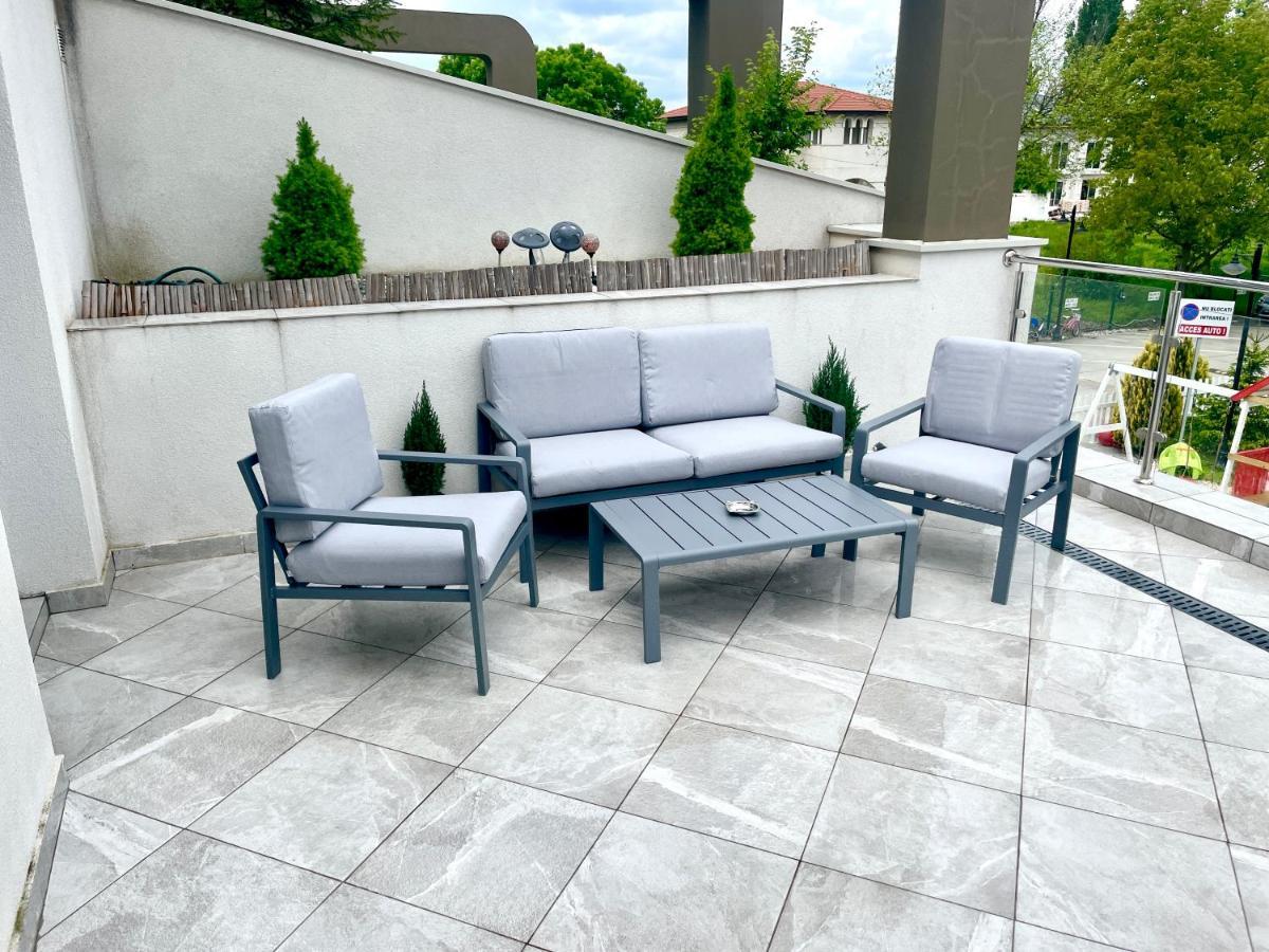 Terrace Apartments Otopeni ! Екстериор снимка
